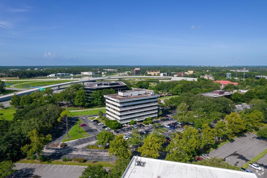 More Photos Of 6620 S Southpoint Dr, Jacksonville Office For Lease