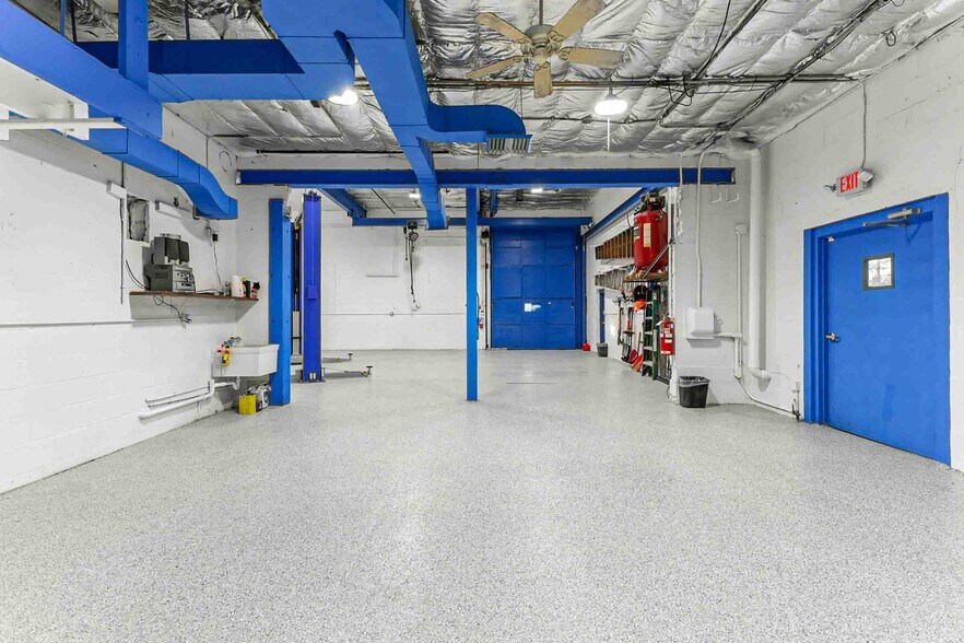 More Photos Of 22711 Dequindre Rd, Hazel Park Warehouse For Sale