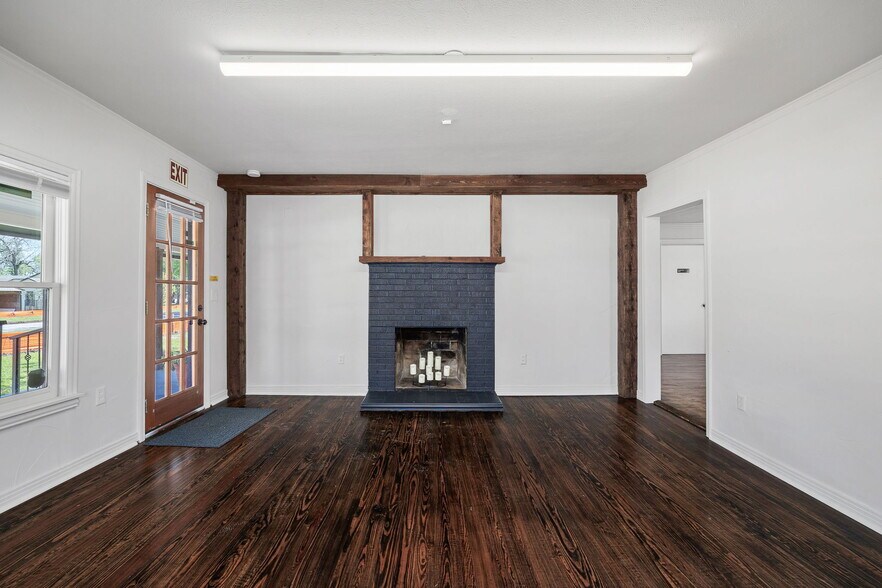 More Photos Of 148 Elm St, Keller Freestanding For Sale