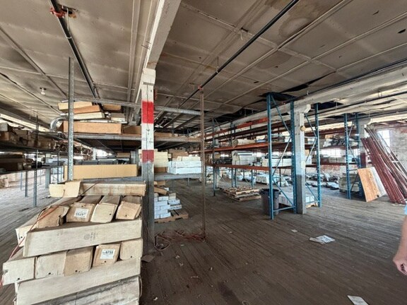 More Photos Of 1343 Knox St, North Kansas City Warehouse For Sale