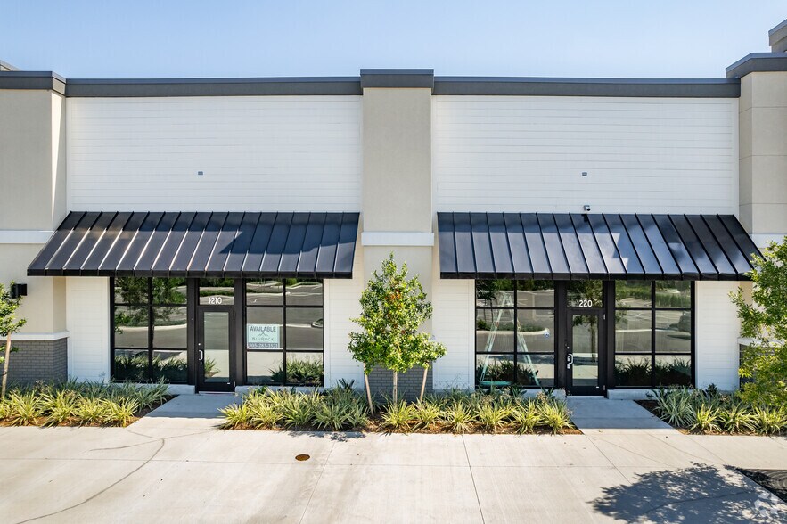 More Photos Of 1200 Daniel Rd, Winter Garden General Retail For Lease