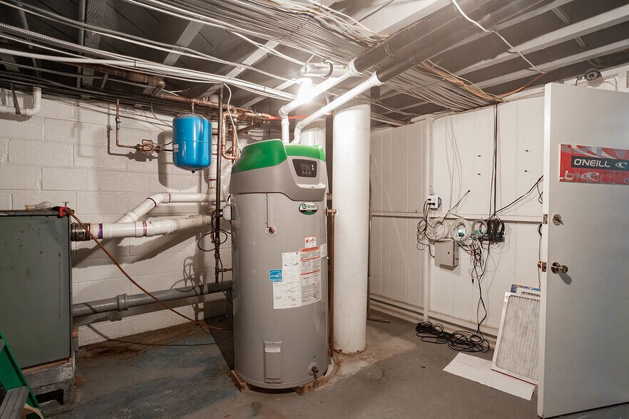 More Photos Of 121 S Pavilion Ave, Riverside Storefront Retail Residential For Sale