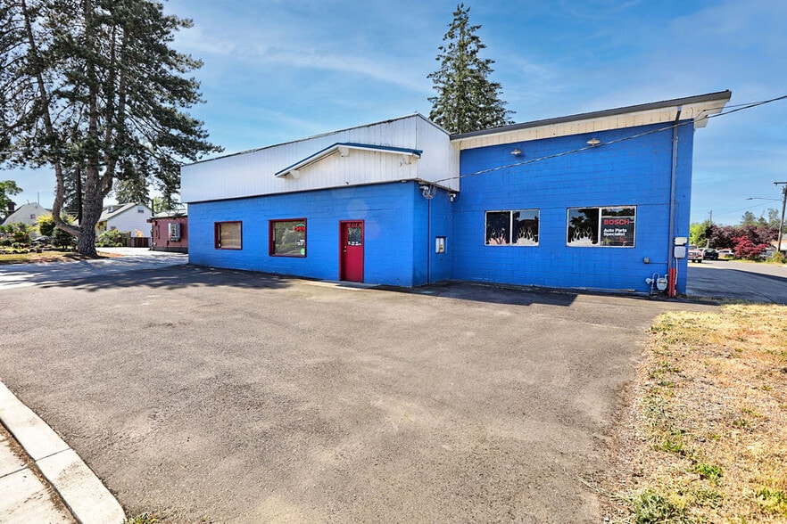 More Photos Of 804 E Main St, Molalla Auto Repair For Sale