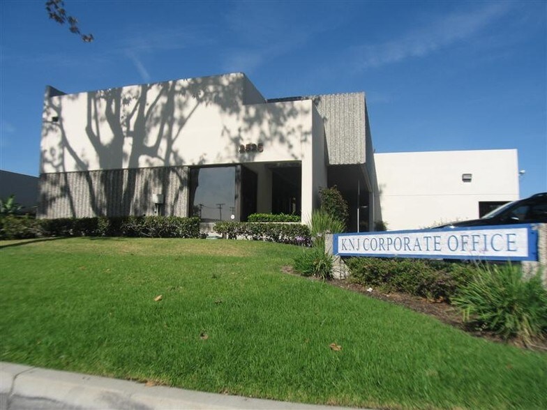More Photos Of 2525 W Woodland Dr, Anaheim Office For Lease