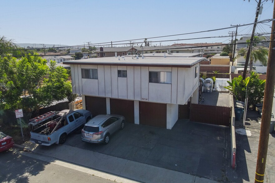 More Photos Of 16701 S Berendo Ave, Gardena Apartments For Sale