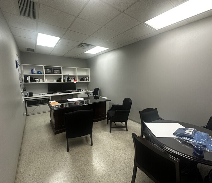 More Photos Of 3401 S Radio Rd, El Reno Light Manufacturing For Sale