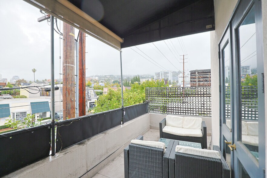 More Photos Of 908-910 N La Cienega Blvd, Los Angeles Storefront Retail Office For Sale