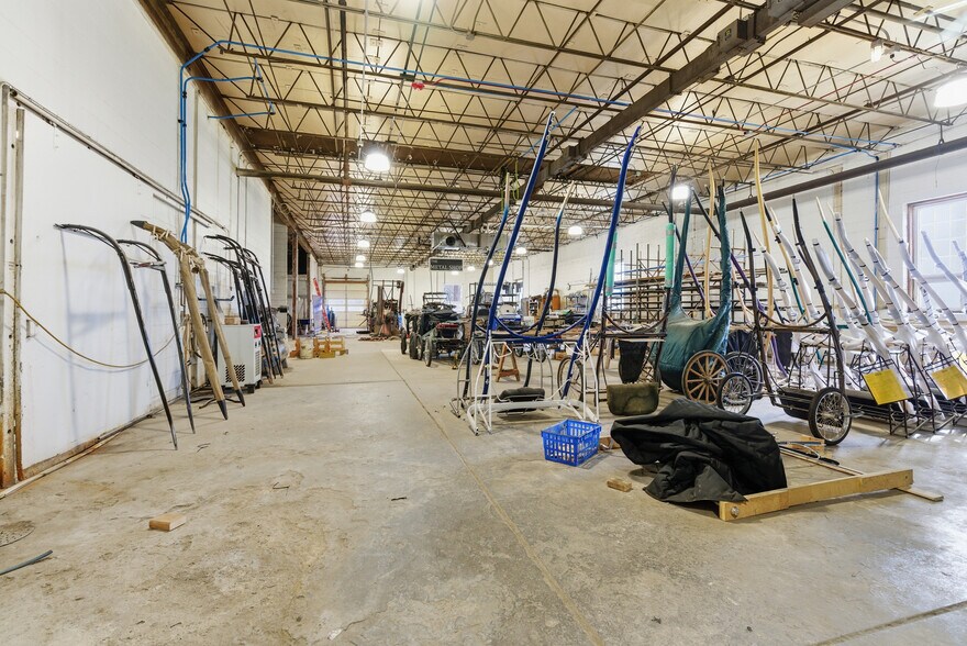 More Photos Of 3050 Wagner Rd, Waterloo Freestanding For Sale