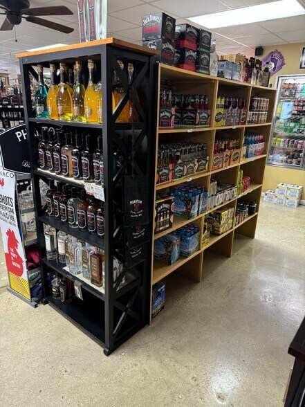 More Photos Of 200 E 6th St, Rolla General Retail For Sale