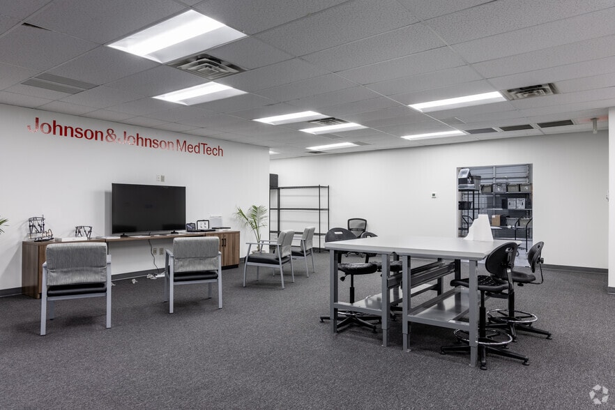 More Photos Of 8400 Esters Blvd, Irving Unknown For Lease