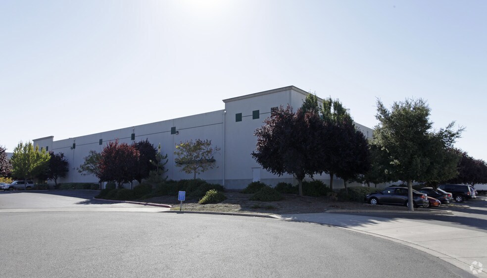 More Photos Of 755-765 Skyway Ct, Napa Warehouse For Lease