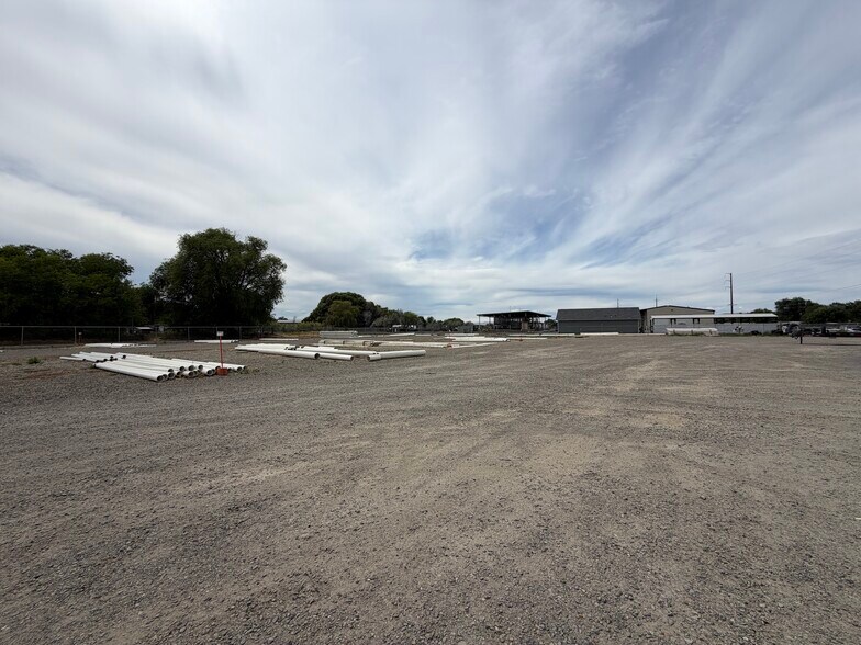 More Photos Of 1130 Buena Rd, Zillah Warehouse For Sale