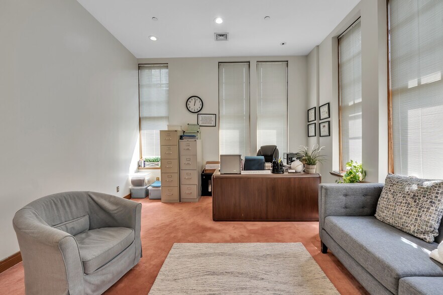 More Photos Of 294 Pleasant St, Stoughton Office For Sale