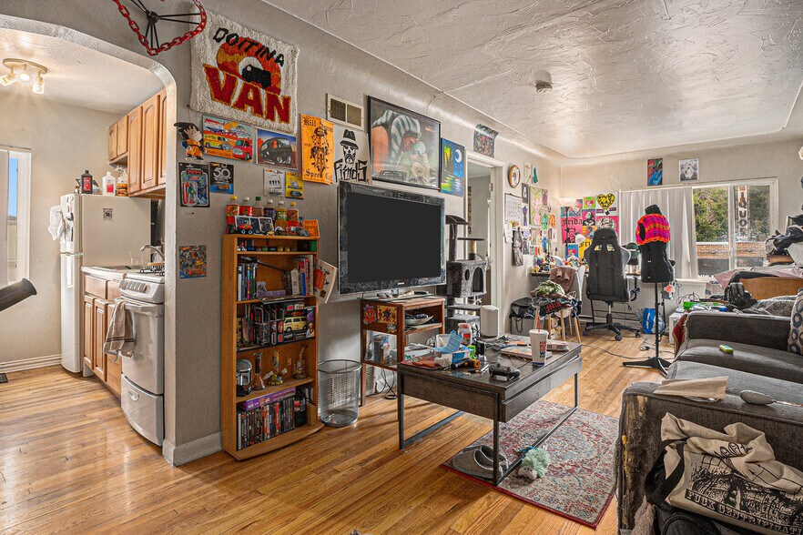 More Photos Of 5218-5220 W 25th Ave, Edgewater Apartments For Sale