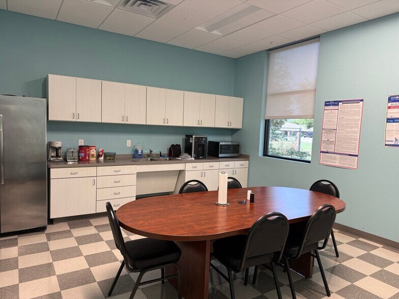 More Photos Of 2212 Emery St, Denton Medical For Sale