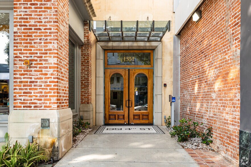 More Photos Of 1343-1357 4th St, Santa Monica Unknown For Lease