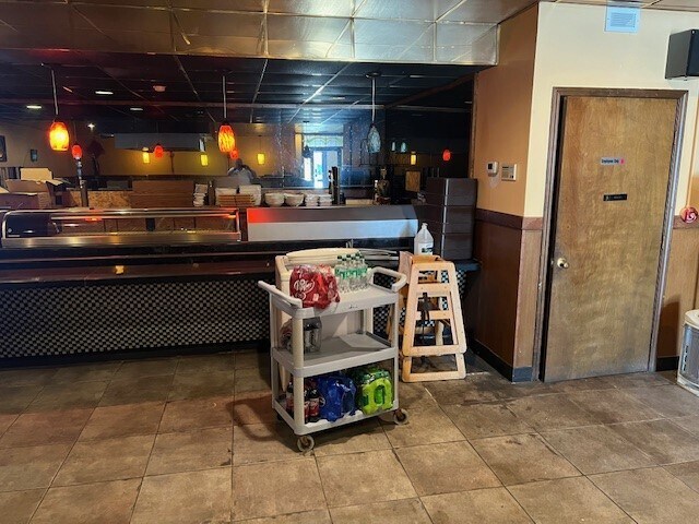 More Photos Of 1975 W Broadway Blvd, Sedalia Restaurant For Sale