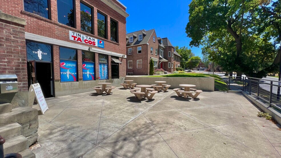 More Photos Of 600 NE Colorado St, Pullman Storefront For Lease