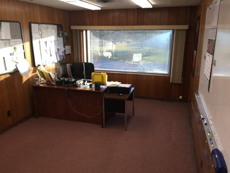 More Photos Of 3515 Lakeshore Dr, Saint Joseph Office For Lease