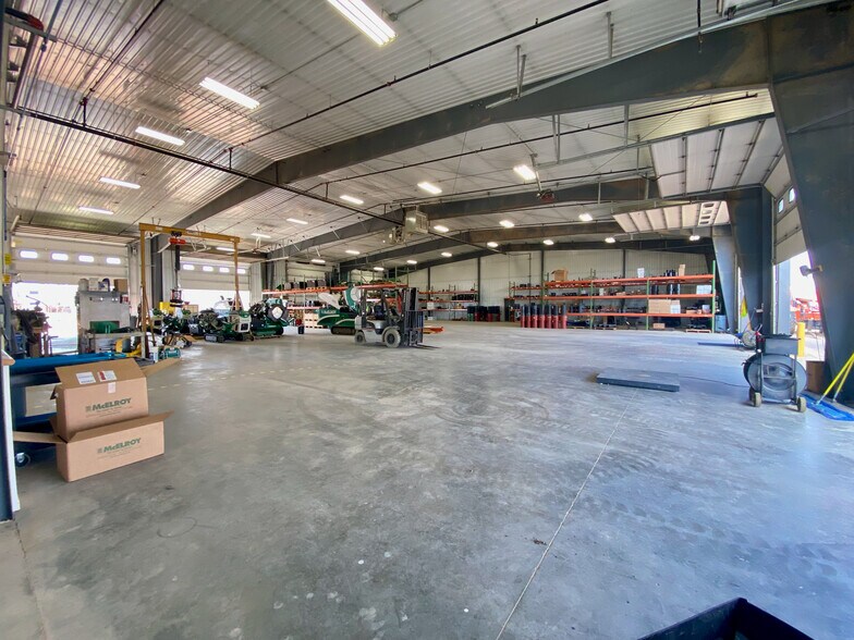 More Photos Of 603 Well St, Williston Warehouse For Sale
