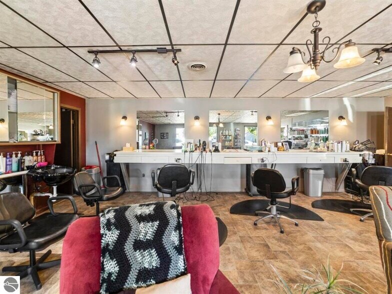 More Photos Of 180 S Benzie Blvd, Beulah Storefront Retail Office For Sale