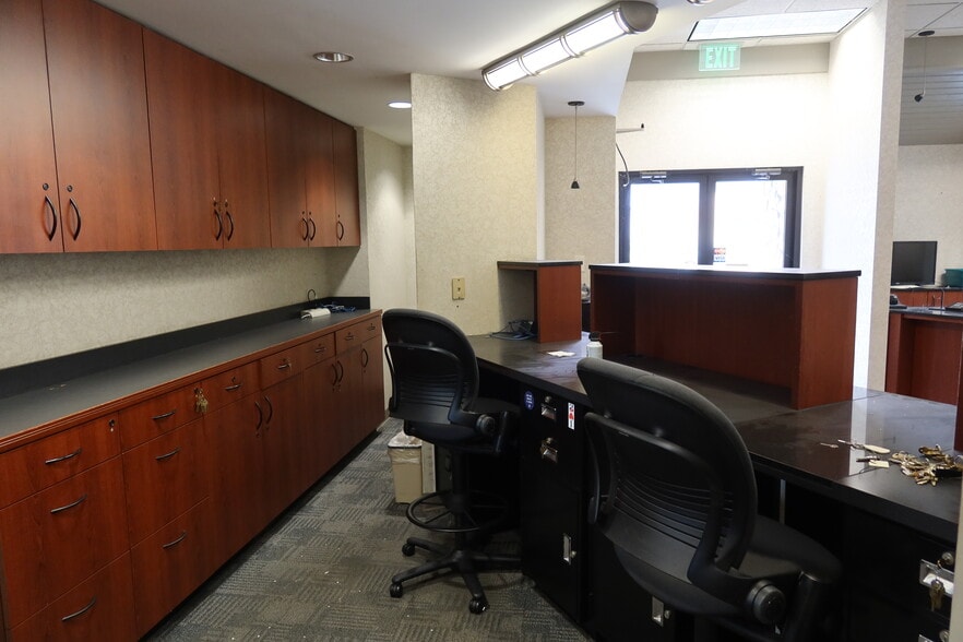 More Photos Of 3269 Highway 126, Blountville Bank For Sale