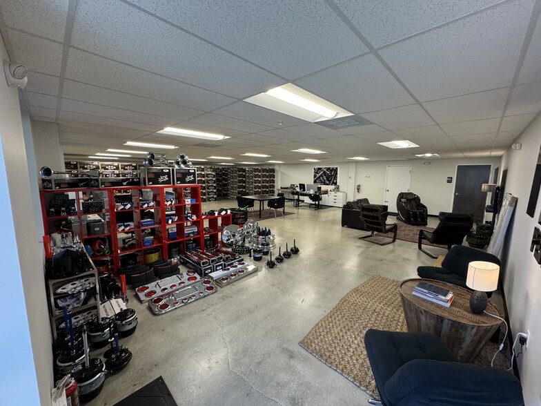 More Photos Of 8565 W 44th Ave, Hialeah Warehouse For Lease