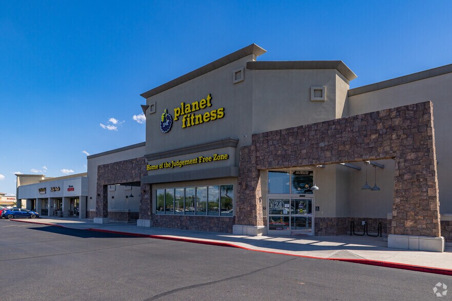 Primary Photo Of 15557-15609 W Bell Rd, Surprise Storefront For Lease