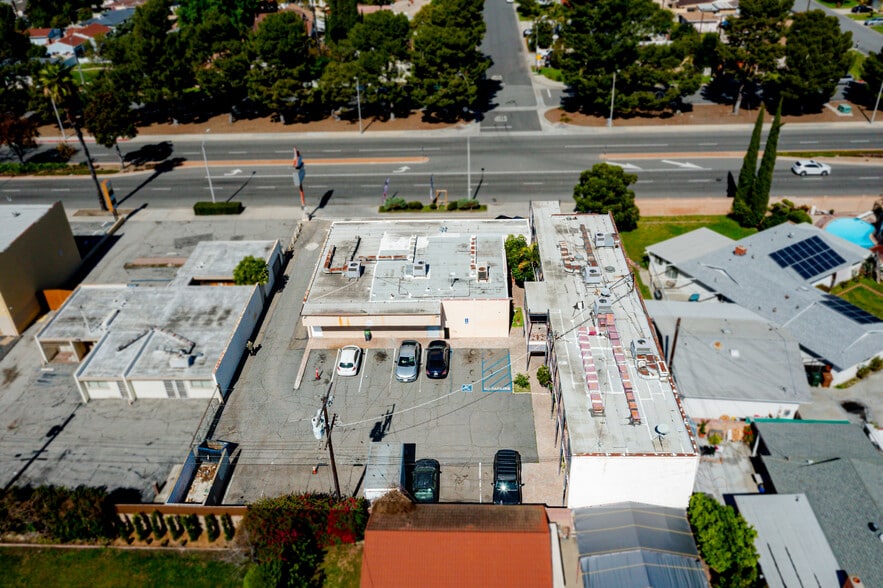 More Photos Of 2000-2010 W Lincoln Ave, Anaheim Freestanding For Sale