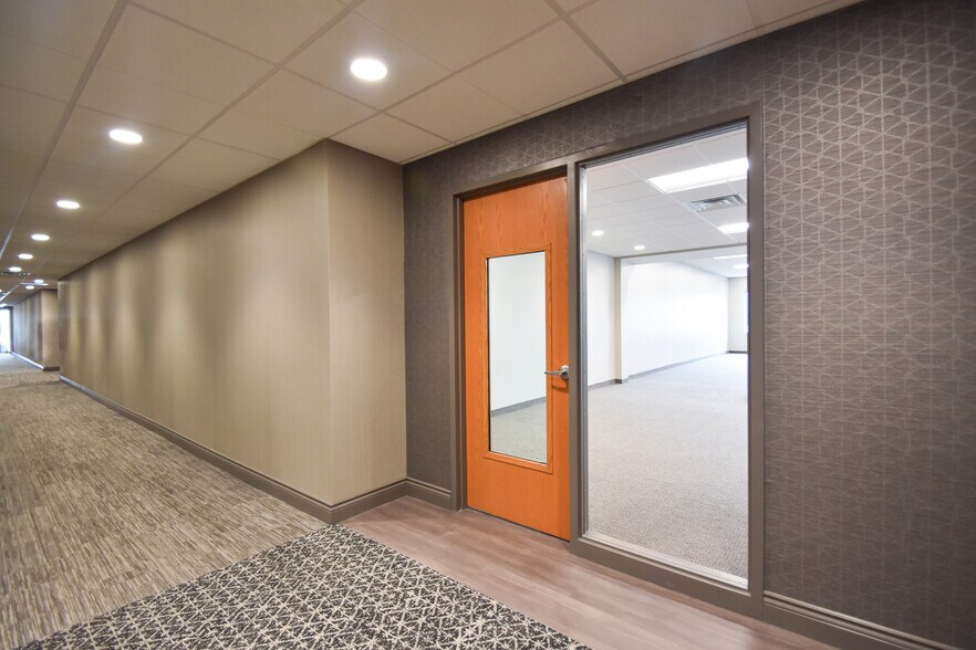 More Photos Of 17 Long Ave, Hamburg Office For Sale