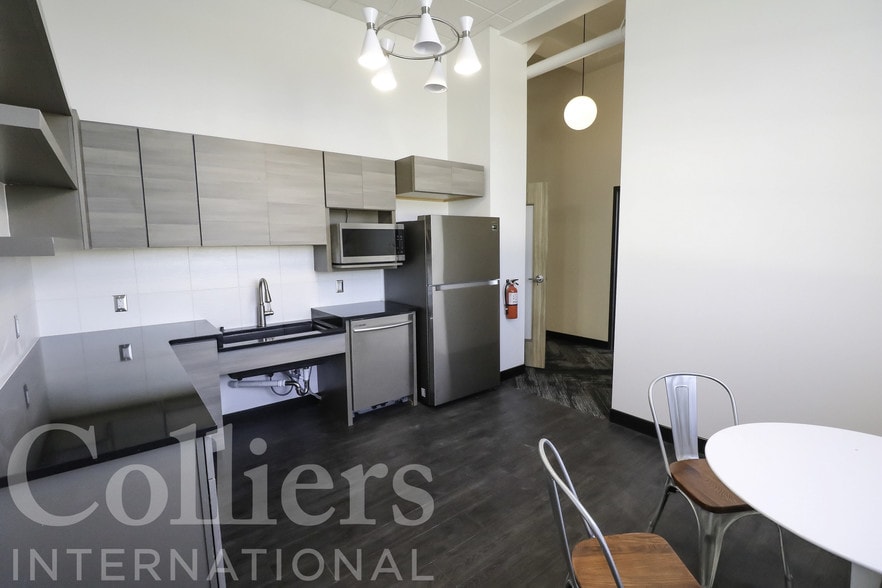 More Photos Of 201-205 Shoshone St N, Twin Falls Loft Creative Space For Sale