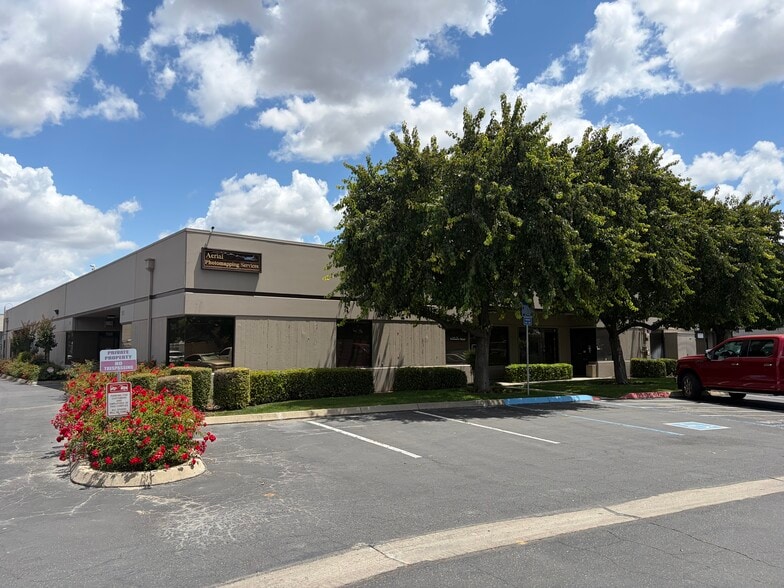 Primary Photo Of 2921-2937 Larkin Ave, Clovis Warehouse For Sale