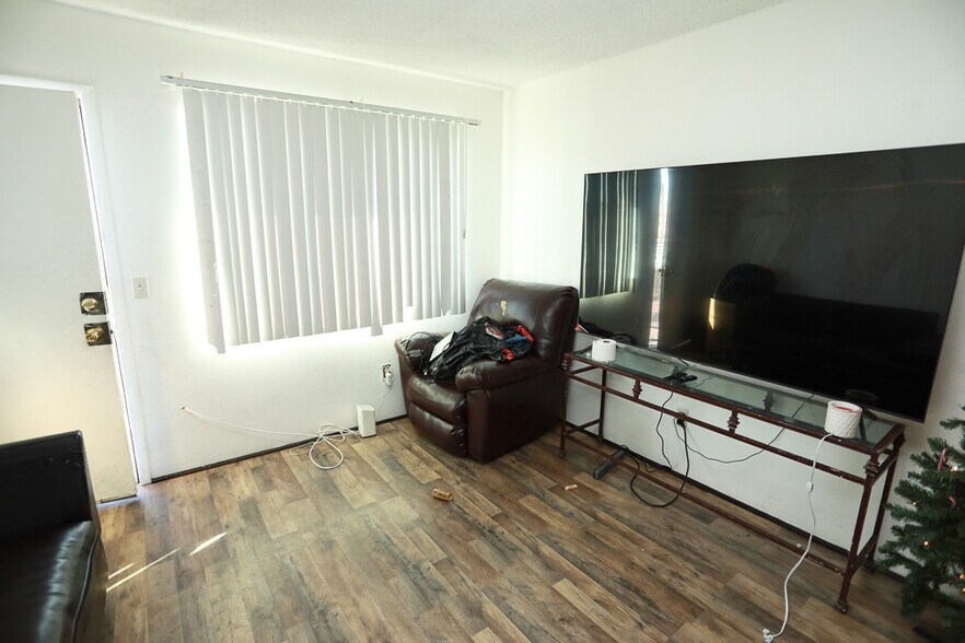 More Photos Of 241 W Philadelphia Ave, Las Vegas Apartments For Sale
