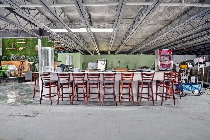 More Photos Of 8485-8499 NW 54th St, Miami Warehouse For Sale