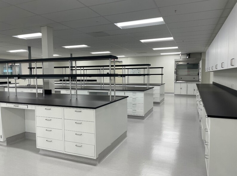 More Photos Of 150 N Hill Dr, Brisbane Office For Lease
