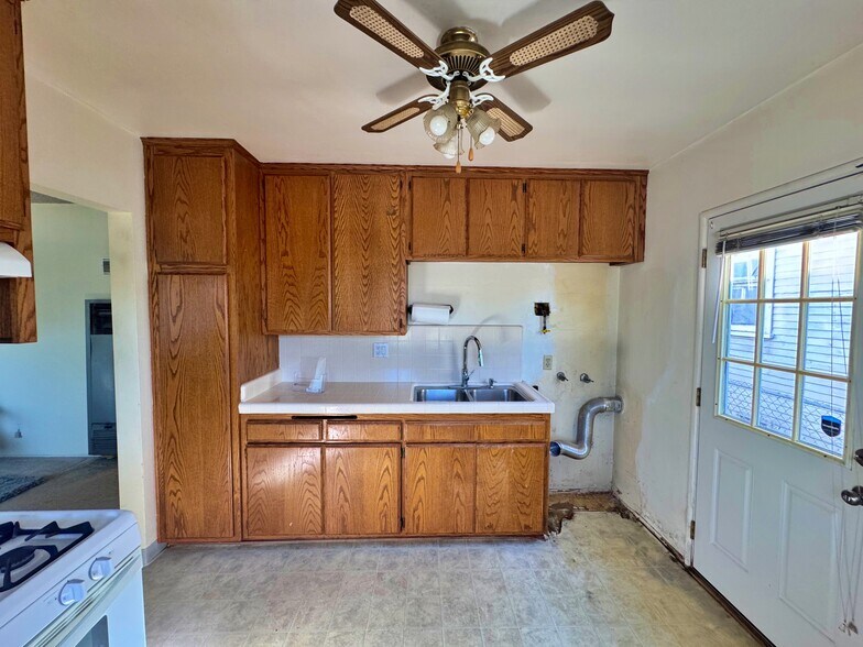 More Photos Of 1852 260th St, Lomita Apartments For Sale