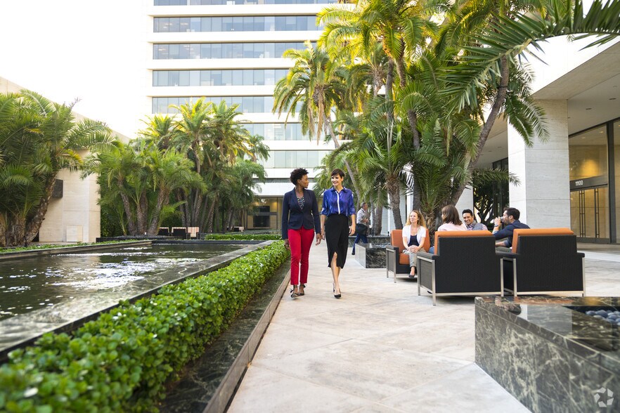 More Photos Of 11111 Santa Monica Blvd, Los Angeles Loft Creative Space For Lease