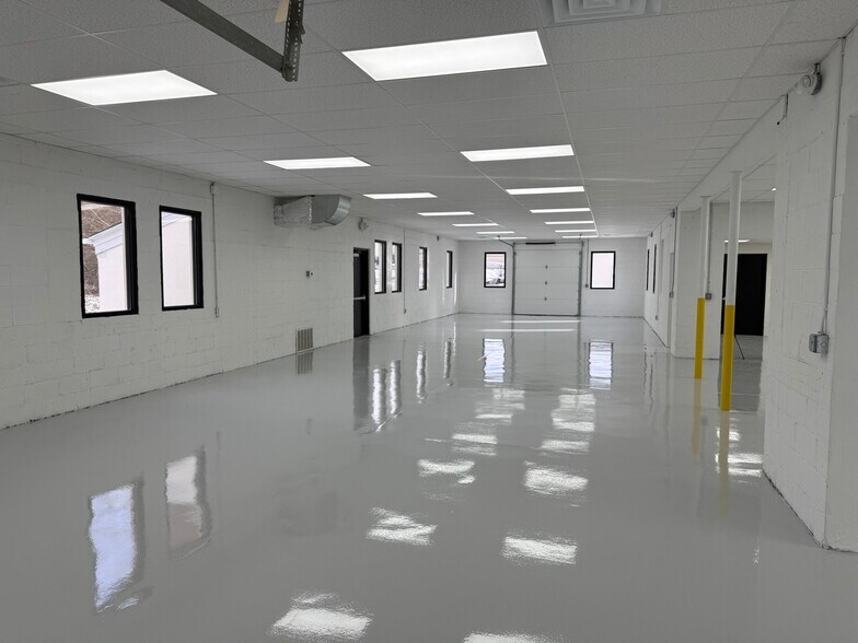 More Photos Of 305 W Stiger St, Hackettstown Manufacturing For Lease