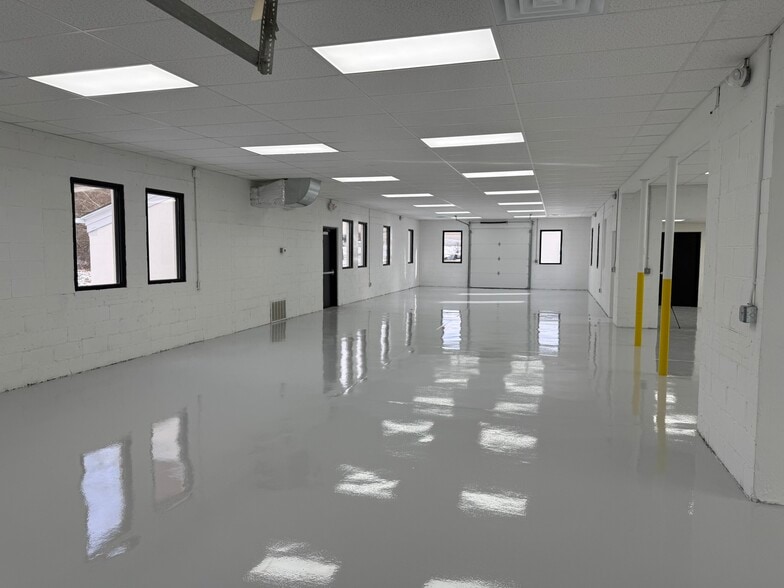 More Photos Of 305 W Stiger St, Hackettstown Manufacturing For Lease