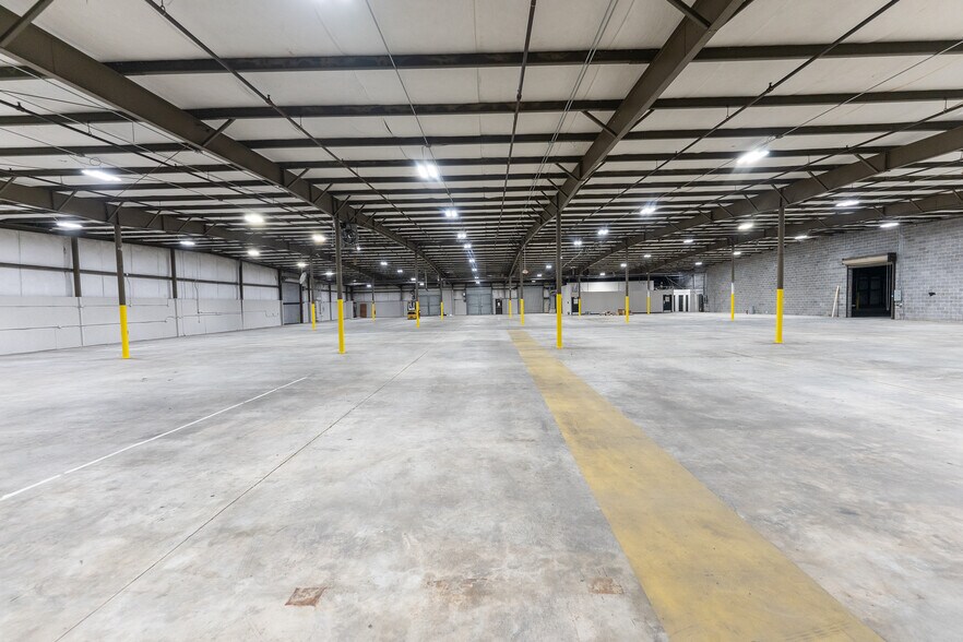 More Photos Of 1125 Hayes Industrial Dr, Atlanta Warehouse For Sale