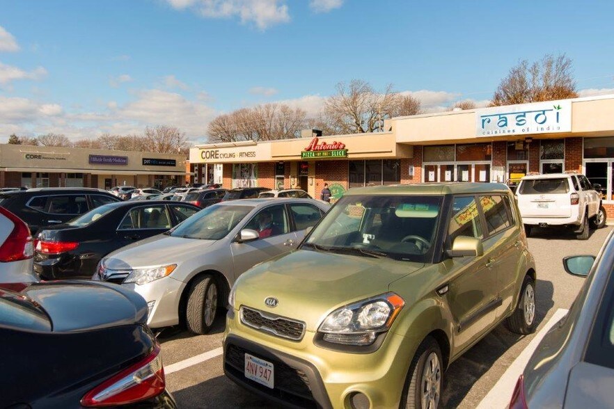 More Photos Of 727 East Ave, Pawtucket Unknown For Lease