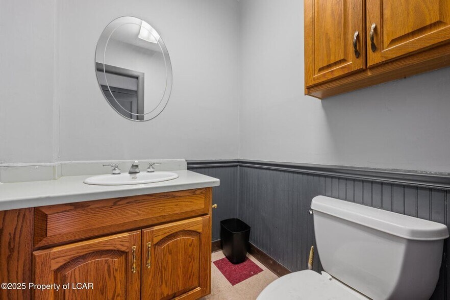 More Photos Of 36 Atherton Ave, Wyoming Warehouse For Sale