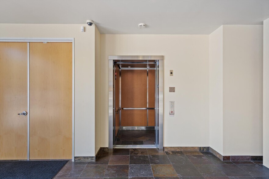 More Photos Of 1550 Airport Blvd, Santa Rosa Office For Lease