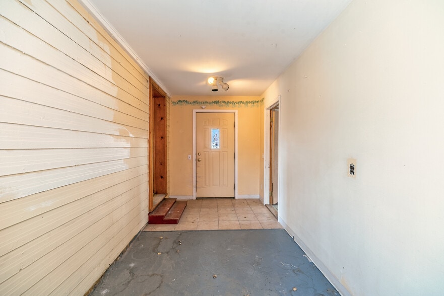 More Photos Of 121 Byers Ave, Hot Sulphur Springs Storefront Retail Residential For Sale