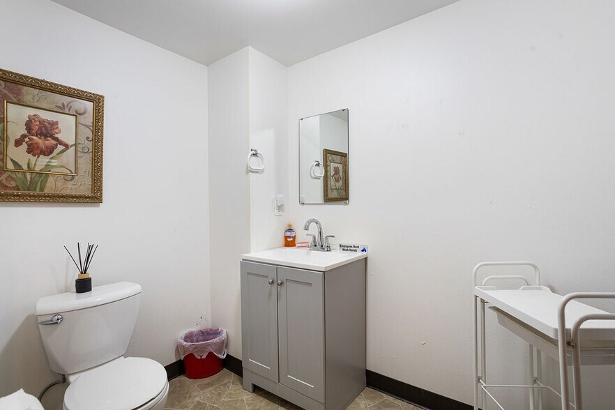 More Photos Of 2001 8th Ave SE, Minot General Retail For Sale