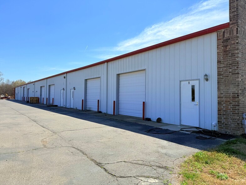 More Photos Of 298 Quality Dr, Byhalia Light Distribution For Lease