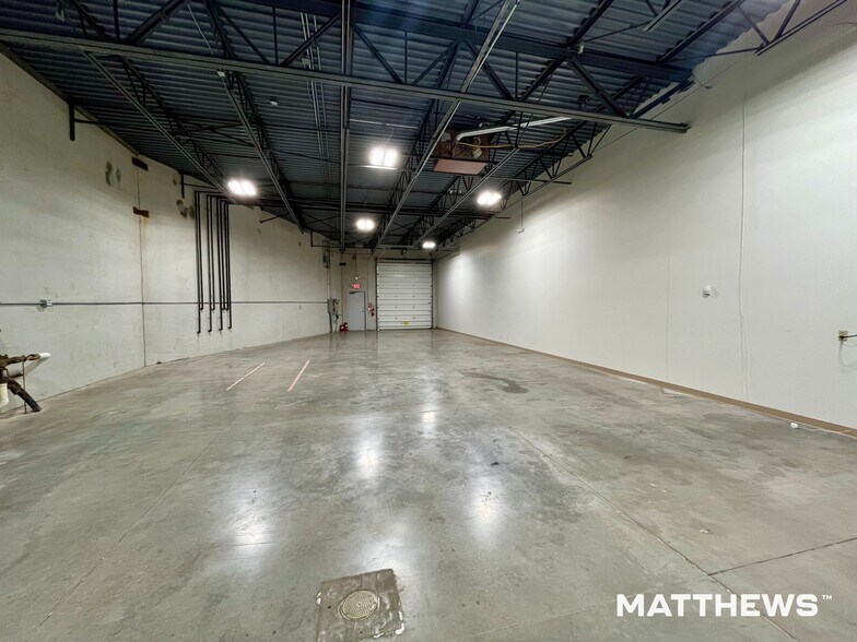 More Photos Of 1000 Taylor Station Rd, Gahanna Light Distribution For Lease