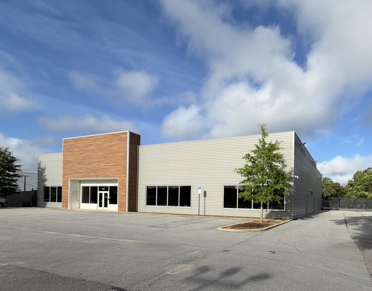 More Photos Of 5901 N W St, Pensacola General Retail For Sale