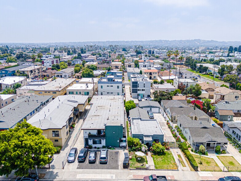 More Photos Of 4546 W 17th St, Los Angeles Apartments For Sale