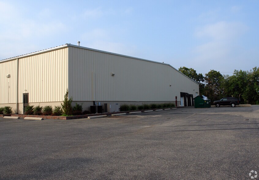 More Photos Of 117 Jackson Rd, Berlin Warehouse For Lease